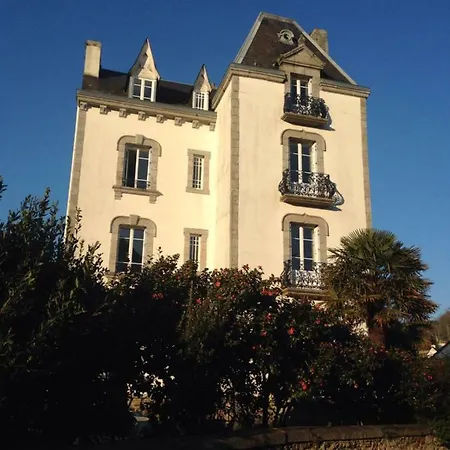 Maison Castel Braz Couette-café *